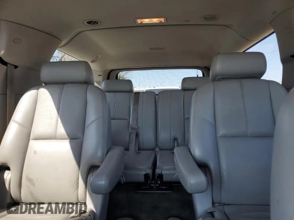 ✅ 2008 Chevrolet Suburban 3LT • VIN: 3GNFC16078G117815 • Лот: 91306655. Опубликован ранее на Copart с пробегом 190 258 миль. Бесплатный доступ к архиву аукционных продаж из США и подробный отчёт об истории автомобиля на DreamBid. Изображение 10.