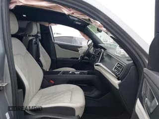 ✅ 2024 Volkswagen Atlas SEL Premium R-Line • VIN: 1V2FE2CA2RC213036 • Lot: 43279567. Wystawiony na IAAI z przebiegiem 21 150 mil. Bezpłatny archiwum sprzedaży aukcyjnych z USA i szczegółowy raport historii pojazdu na DreamBid. Zdjęcie 5.
