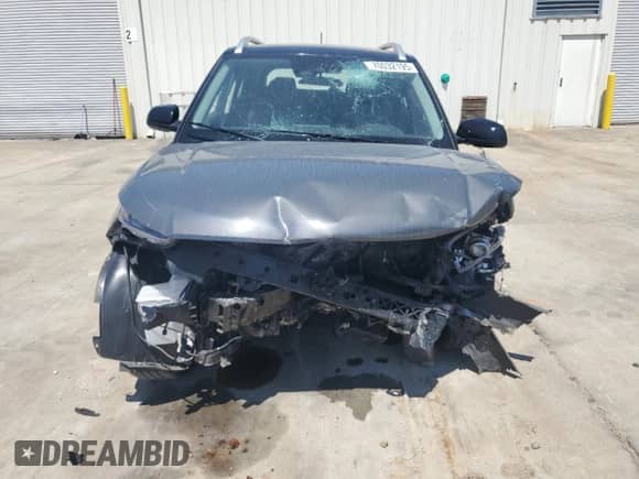 ✅ 2024 Hyundai Venue SEL • VIN: KMHRC8A31RU331807 • Lot: 70032195. Listed on Copart with 26,134 mi. Free auction sales archive from the USA and detailed vehicle history report at DreamBid. Image 5.