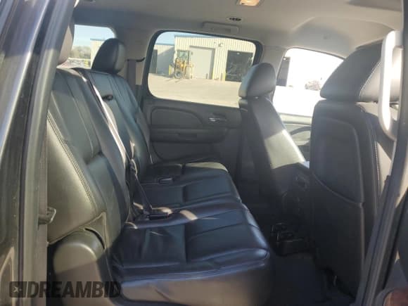 ✅ 2011 Chevrolet Suburban LT • VIN: 1GNSKJE35BR321467 • Lot: 92695585. Listed on Copart with 183,588 mi. Free auction sales archive from the USA and detailed vehicle history report at DreamBid. Image 11.
