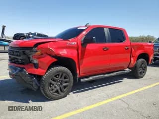 ✅ 2023 Chevrolet Silverado 1500 Custom Trail Boss • VIN: 3GCUDCED5PG349311 • Lot: 68570455. Wystawiony na Copart z przebiegiem 15 682 mil. Bezpłatny archiwum sprzedaży aukcyjnych z USA i szczegółowy raport historii pojazdu na DreamBid. Zdjęcie 1.