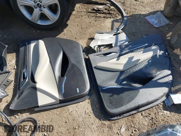 ✅ 2018 Buick Enclave Premium • VIN: 5GAEVBKW6JJ259142 • Лот: 43340665. Опубликован ранее на IAAI с пробегом 101 962 миль. Бесплатный доступ к архиву аукционных продаж из США и подробный отчёт об истории автомобиля на DreamBid. Изображение 20.