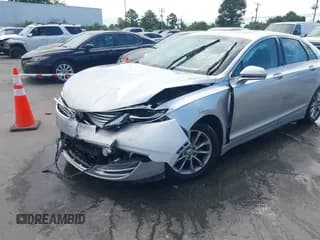 ✅ 2015 Lincoln MKZ • VIN: 3LN6L2J97FR604269 • Lot: 43352062. Wystawiony na IAAI z przebiegiem 117 102 mil. Bezpłatny archiwum sprzedaży aukcyjnych z USA i szczegółowy raport historii pojazdu na DreamBid. Zdjęcie 6.