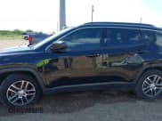✅ 2018 Jeep Compass Latitude • VIN: 3C4NJCBB3JT140535 • Lot: 42568130. Wystawiony na IAAI z przebiegiem 118 452 mil. Bezpłatny archiwum sprzedaży aukcyjnych z USA i szczegółowy raport historii pojazdu na DreamBid. Zdjęcie 14.
