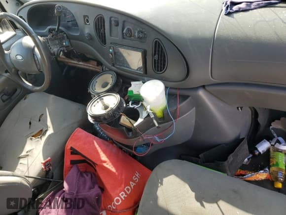 ✅ 2006 Ford Econoline Cargo • VIN: 1FTNE24W26DA79433 • Лот: 61733345. Опубликован ранее на Copart с пробегом 148 929 миль. Бесплатный доступ к архиву аукционных продаж из США и подробный отчёт об истории автомобиля на DreamBid. Изображение 8.