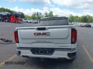 ✅ 2021 GMC Sierra 1500 Denali • VIN: 3GTU9FEL0MG255150 • Lot: 43060209. Wystawiony na IAAI z przebiegiem 56 711 mil. Bezpłatny archiwum sprzedaży aukcyjnych z USA i szczegółowy raport historii pojazdu na DreamBid. Zdjęcie 17.