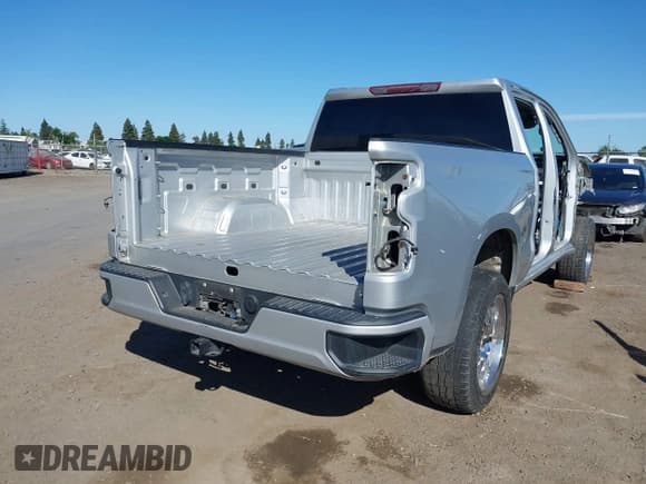 ✅ 2021 Chevrolet Silverado 1500 RST • VIN: 1GCPWDED1MZ155481 • Lot: 42238887. Wystawiony na IAAI z przebiegiem Nie podano. Bezpłatny archiwum sprzedaży aukcyjnych z USA i szczegółowy raport historii pojazdu na DreamBid. Zdjęcie 4.