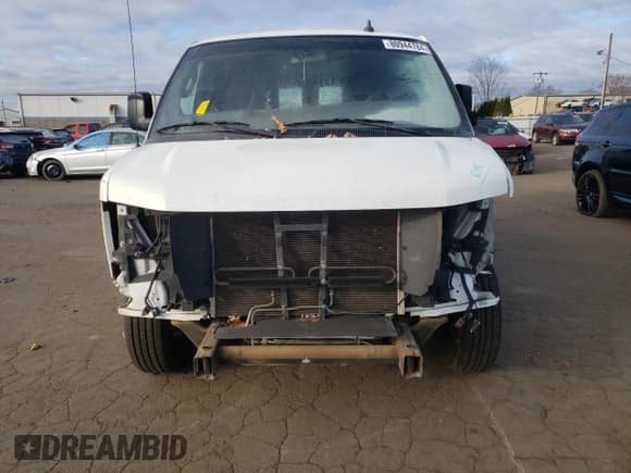 ✅ 2019 GMC Savana Cargo • VIN: 1GTW7AFG4K1335887 • Лот: 88017165. Опубликован ранее на Copart с пробегом Не указан. Бесплатный доступ к архиву аукционных продаж из США и подробный отчёт об истории автомобиля на DreamBid. Изображение 5.