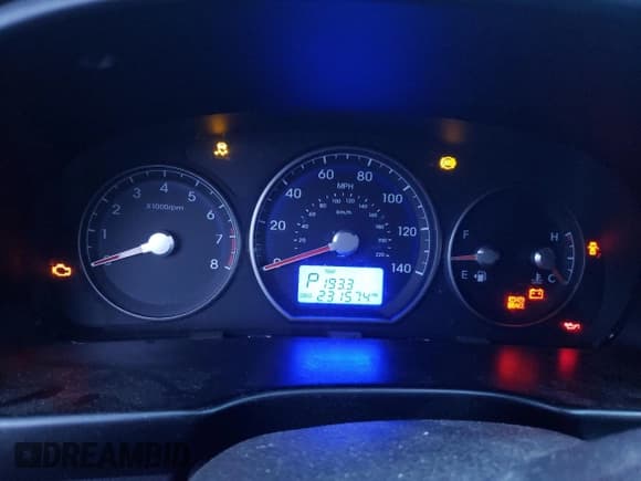 ✅ 2011 Hyundai Santa Fe Limited • VIN: 5XYZK4AG2BG048181 • Lot: 79543824. Listed on Copart with 231,574 mi. Free auction sales archive from the USA and detailed vehicle history report at DreamBid. Image 9.