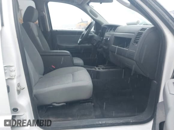 ✅ 2010 Dodge Dakota Bighorn/Lonestar • VIN: 1D7CW3GK0AS228256 • Lot: 41552140. Wystawiony na IAAI z przebiegiem 195 566 mil. Bezpłatny archiwum sprzedaży aukcyjnych z USA i szczegółowy raport historii pojazdu na DreamBid. Zdjęcie 5.