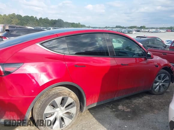 ✅ 2023 Tesla Model Y Long Range • VIN: 7SAYGDEE7PF673151 • Lot: 43123506. Wystawiony na IAAI z przebiegiem 39 845 mil. Bezpłatny archiwum sprzedaży aukcyjnych z USA i szczegółowy raport historii pojazdu na DreamBid. Zdjęcie 13.