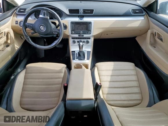 ✅ 2015 Volkswagen CC Sport • VIN: WVWBP7AN8FE823150 • Лот: 91765855. Опубликован ранее на Copart с пробегом 132 033 миль. Бесплатный доступ к архиву аукционных продаж из США и подробный отчёт об истории автомобиля на DreamBid. Изображение 8.