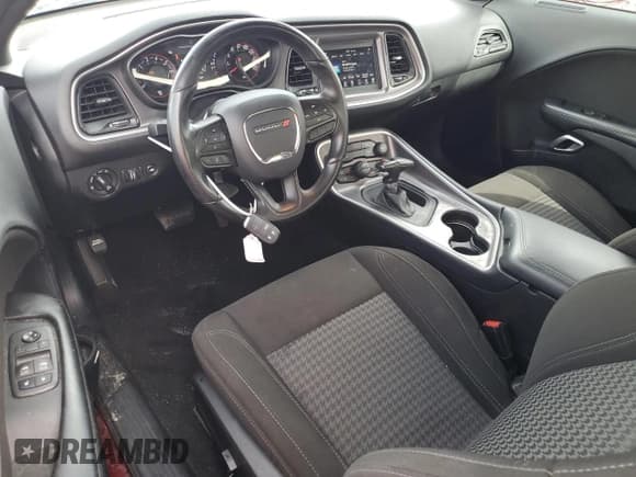 ✅ 2020 Dodge Challenger SXT • VIN: 2C3CDZAG3LH243517 • Lot: 73157684. Wystawiony na Copart z przebiegiem 40 355 mil. Bezpłatny archiwum sprzedaży aukcyjnych z USA i szczegółowy raport historii pojazdu na DreamBid. Zdjęcie 8.