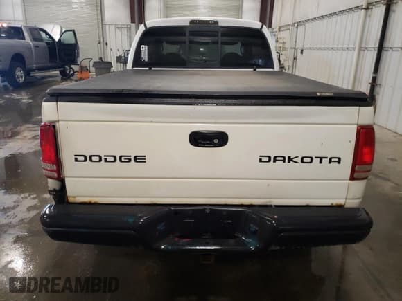 ✅ 2004 Dodge Dakota Sport • VIN: 1D7HG38NX4S635016 • Lot: 85332484. Wystawiony na Copart z przebiegiem 281 187 mil. Bezpłatny archiwum sprzedaży aukcyjnych z USA i szczegółowy raport historii pojazdu na DreamBid. Zdjęcie 6.