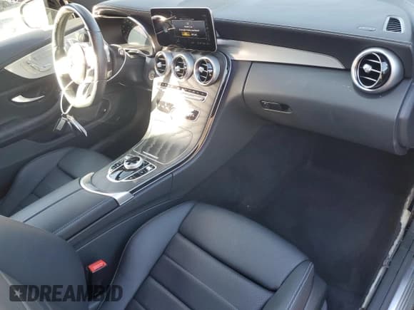 ✅ 2023 Mercedes-Benz C 300 • VIN: W1KWJ8DBXPG129002 • Lot: 84205894. Wystawiony na Copart z przebiegiem 13 525 mil. Bezpłatny archiwum sprzedaży aukcyjnych z USA i szczegółowy raport historii pojazdu na DreamBid. Zdjęcie 8.