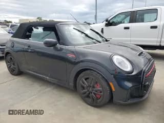 ✅ 2024 MINI Convertible John Cooper Works • VIN: WMW63DL05R3R50948 • Lot: 74873014. Wystawiony na Copart z przebiegiem Nie podano. Bezpłatny archiwum sprzedaży aukcyjnych z USA i szczegółowy raport historii pojazdu na DreamBid. Zdjęcie 4.