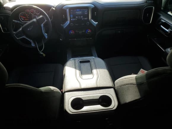 ✅ 2022 Chevrolet Silverado 1500 • VIN: 1GCUYFETXNZ230227 • Лот: 41815925. Опубликован ранее на Copart с пробегом 68 690 миль. Бесплатный доступ к архиву аукционных продаж из США и подробный отчёт об истории автомобиля на DreamBid. Изображение 8.