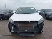 ✅ 2018 Kia Sorento SX Limited • VIN: 5XYPKDA58JG384521 • Lot: 41903823. Wystawiony na IAAI z przebiegiem Nie podano. Bezpłatny archiwum sprzedaży aukcyjnych z USA i szczegółowy raport historii pojazdu na DreamBid. Zdjęcie 12.