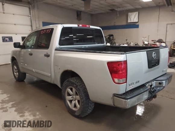 ✅ 2012 Nissan Titan SV • VIN: 1N6AA0EJ1CN308740 • Lot: 42975447. Wystawiony na IAAI z przebiegiem 175 891 mil. Bezpłatny archiwum sprzedaży aukcyjnych z USA i szczegółowy raport historii pojazdu na DreamBid. Zdjęcie 3.