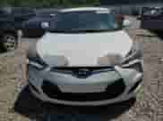 2016 Hyundai Veloster z VIN KMHTC6AD4GU277760, wystawiony jako Copart lot #62265734 z przebiegiem Nie podano mil oraz Czysty tytuł • Clean title. Historia ofert i sprzedaży dostępna na DreamBid. Obrazek 5.