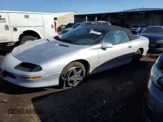 1997 Chevrolet Camaro с VIN 2G1FP32K7V2112881, выставлен на аукционе Copart как лот 43115655 с пробегом 105 628 миль миль и Списание • Salvage title. История ставок и продаж доступна на DreamBid. Изображение 1.