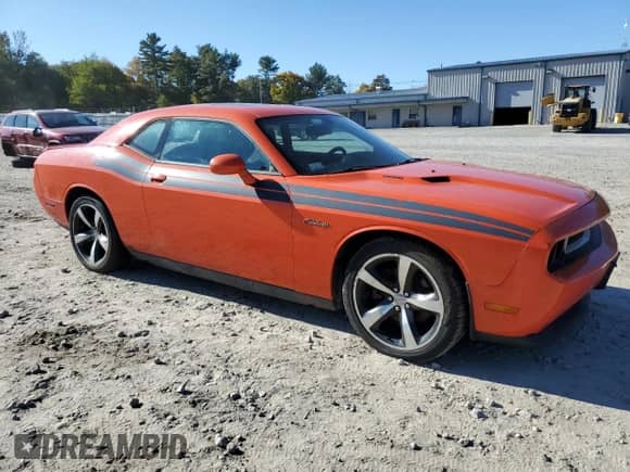2013 Dodge Challenger R/T Plus z VIN 2C3CDYBT9DH733502, wystawiony jako Copart lot #77064814 z przebiegiem 95 356 mil mil oraz Czysty tytuł • Clean title. Historia ofert i sprzedaży dostępna na DreamBid. Obrazek 4.