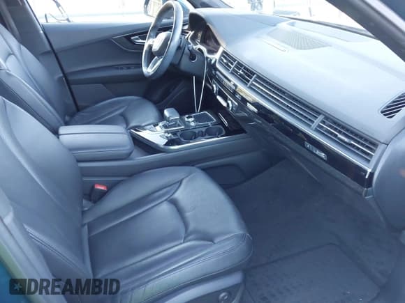 ✅ 2019 Audi Q7 Prestige • VIN: WA1VAAF75KD000126 • Lot: 43501977. Listed on IAAI with 51,977 mi. Free auction sales archive from the USA and detailed vehicle history report at DreamBid. Image 5.