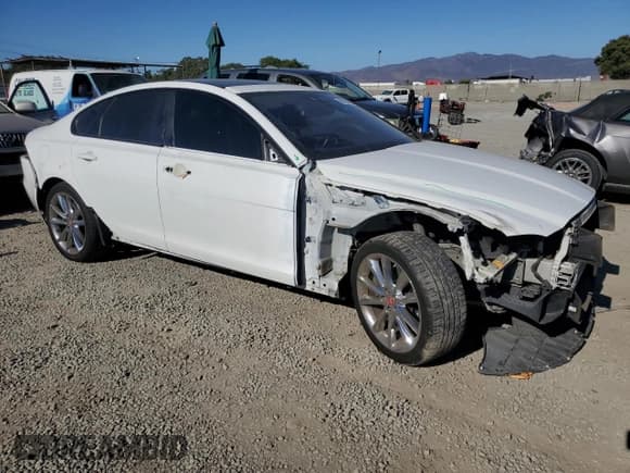 ✅ 2016 Jaguar XF 35t R-Sport • VIN: SAJBF4BV7GCY15961 • Lot: 66700485. Listed on Copart with 77,983 mi. Free auction sales archive from the USA and detailed vehicle history report at DreamBid. Image 4.