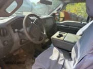 ✅ 2011 Ford F-450 • VIN: 1FDUF4HY3BEB57749 • Lot: 90052895. Wystawiony na Copart z przebiegiem 87 245 mil. Bezpłatny archiwum sprzedaży aukcyjnych z USA i szczegółowy raport historii pojazdu na DreamBid. Zdjęcie 9.