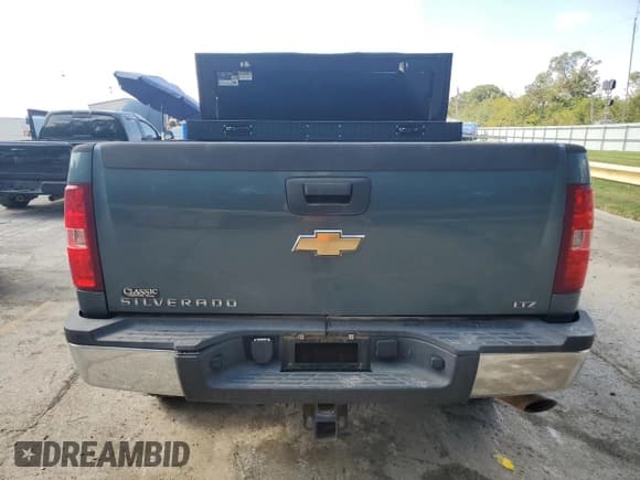 ✅ 2007 Chevrolet Silverado 2500HD Work Truck • VIN: 1GCHK29K97E574543 • Лот: 84603735. Опубликован ранее на Copart с пробегом 230 431 миль. Бесплатный доступ к архиву аукционных продаж из США и подробный отчёт об истории автомобиля на DreamBid. Изображение 6.