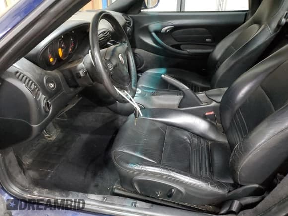 ✅ 2001 Porsche Boxster • VIN: WP0CA29841U622948 • Lot: 65072265. Wystawiony na Copart z przebiegiem 118 045 mil. Bezpłatny archiwum sprzedaży aukcyjnych z USA i szczegółowy raport historii pojazdu na DreamBid. Zdjęcie 7.