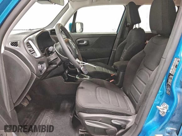 ✅ 2020 Jeep Renegade Latitude • VIN: ZACNJABB9LPL90387 • Lot: 91092175. Wystawiony na Copart z przebiegiem 42 272 mil. Bezpłatny archiwum sprzedaży aukcyjnych z USA i szczegółowy raport historii pojazdu na DreamBid. Zdjęcie 7.