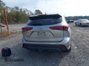 ✅ 2020 Toyota Highlander L • VIN: 5TDCZRAH8LS504468 • Lot: 43759492. Wystawiony na IAAI z przebiegiem 67 595 mil. Bezpłatny archiwum sprzedaży aukcyjnych z USA i szczegółowy raport historii pojazdu na DreamBid. Zdjęcie 16.