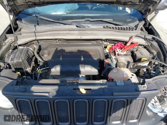 ✅ 2018 Jeep Renegade Trailhawk • VIN: ZACCJBCB7JPH63647 • Lot: 42103197. Listed on IAAI with 106,383 mi. Free auction sales archive from the USA and detailed vehicle history report at DreamBid. Image 10.