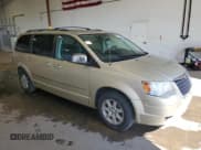 ✅ 2010 Chrysler Town & Country Touring Plus • VIN: 2A4RR8D18AR456960 • Lot: 84434365. Wystawiony na Copart z przebiegiem 171 736 mil. Bezpłatny archiwum sprzedaży aukcyjnych z USA i szczegółowy raport historii pojazdu na DreamBid. Zdjęcie 4.