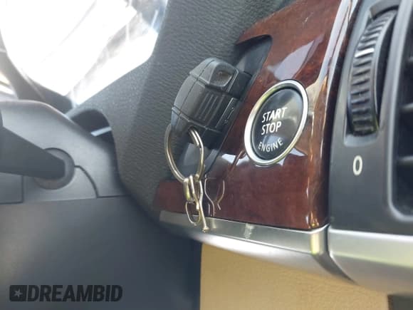 ✅ 2010 BMW X5 30i • VIN: 5UXFE4C57AL384674 • Лот: 43837045. Опубликован ранее на IAAI с пробегом 204 687 миль. Бесплатный доступ к архиву аукционных продаж из США и подробный отчёт об истории автомобиля на DreamBid. Изображение 11.