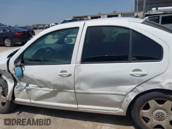 ✅ 2000 Volkswagen Jetta GLS • VIN: 3VWSF29M3YM147072 • Лот: 42751267. Опубликован ранее на IAAI с пробегом 371 660 миль. Бесплатный доступ к архиву аукционных продаж из США и подробный отчёт об истории автомобиля на DreamBid. Изображение 14.