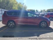✅ 2018 Chrysler Pacifica Limited • VIN: 2C4RC1GG4JR106594 • Lot: 43415374. Wystawiony na IAAI z przebiegiem 134 132 mil. Bezpłatny archiwum sprzedaży aukcyjnych z USA i szczegółowy raport historii pojazdu na DreamBid. Zdjęcie 13.