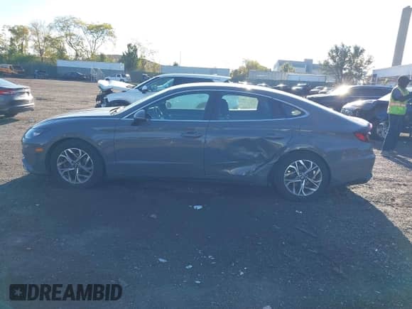2021 Hyundai Sonata SEL with VIN 5NPEL4JA9MH089927, listed as a IAAI auction lot 43501040 with 56,622 mi miles and . Bid and sale history available at DreamBid. Image 14.