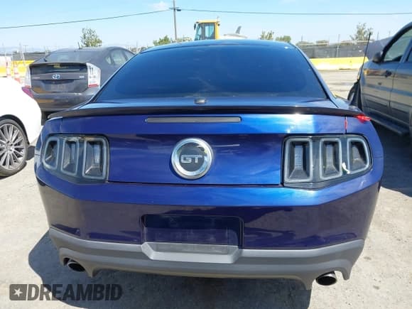 ✅ 2012 Ford Mustang GT Premium • VIN: 1ZVBP8CF8C5282296 • Lot: 42978112. Listed on IAAI with 167,328 mi. Free auction sales archive from the USA and detailed vehicle history report at DreamBid. Image 16.