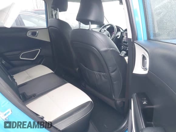 ✅ 2023 Kia Soul GT-Line • VIN: KNDJ53AU1P7204705 • Lot: 43674043. Listed on IAAI with 36,400 mi. Free auction sales archive from the USA and detailed vehicle history report at DreamBid. Image 8.