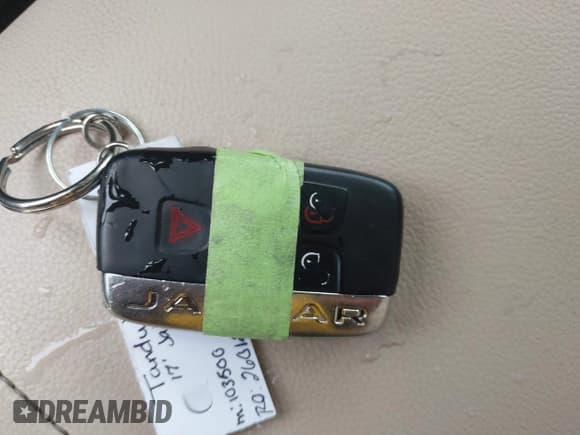 ✅ 2017 Jaguar F-Pace 35t Premium • VIN: SADCJ2BV6HA075293 • Lot: 42839085. Wystawiony na IAAI z przebiegiem 103 501 mil. Bezpłatny archiwum sprzedaży aukcyjnych z USA i szczegółowy raport historii pojazdu na DreamBid. Zdjęcie 11.