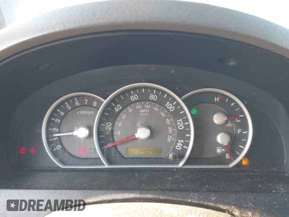 ✅ 2008 Kia Sorento LX • VIN: KNDJD735185761031 • Lot: 43781669. Wystawiony na IAAI z przebiegiem 240 488 mil. Bezpłatny archiwum sprzedaży aukcyjnych z USA i szczegółowy raport historii pojazdu na DreamBid. Zdjęcie 7.