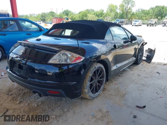 ✅ 2012 Mitsubishi Eclipse GS Sport • VIN: 4A37L5EF7CE005751 • Lot: 42391270. Wystawiony na IAAI z przebiegiem 66 607 mil. Bezpłatny archiwum sprzedaży aukcyjnych z USA i szczegółowy raport historii pojazdu na DreamBid. Zdjęcie 4.