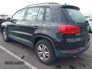 ✅ 2017 Volkswagen Tiguan S • VIN: WVGBV7AX5HK025941 • Lot: 43408583. Wystawiony na IAAI z przebiegiem 100 799 mil. Bezpłatny archiwum sprzedaży aukcyjnych z USA i szczegółowy raport historii pojazdu na DreamBid. Zdjęcie 3.