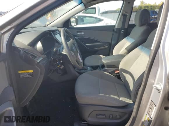 2017 Hyundai Santa Fe SE z VIN KM8SM4HF5HU232011, wystawiony jako Copart lot #81918865 z przebiegiem 53 254 mil mil oraz Szkoda całkowita • Salvage title. Historia ofert i sprzedaży dostępna na DreamBid. Obrazek 7.