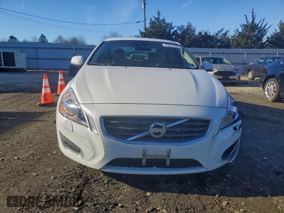 ✅ 2012 Volvo S60 T5 • VIN: YV1622FS6C2088709 • Lot: 93631695. Wystawiony na Copart z przebiegiem 176 480 mil. Bezpłatny archiwum sprzedaży aukcyjnych z USA i szczegółowy raport historii pojazdu na DreamBid. Zdjęcie 5.
