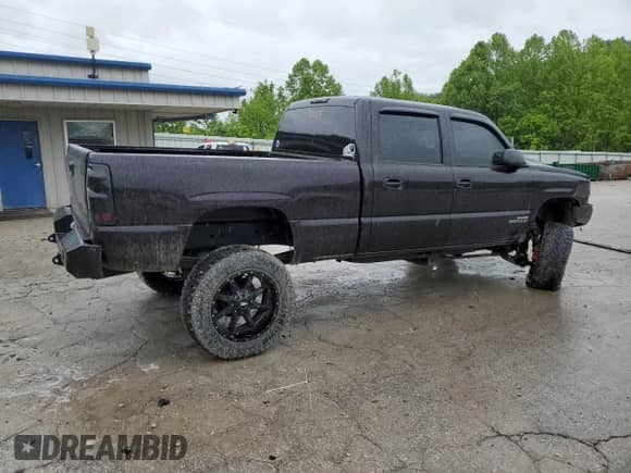 2005 Chevrolet Silverado 2500HD LT с VIN 1GCHK23205F844372, выставлен на аукционе Copart как лот 58010745 с пробегом 247 138 миль миль и Списание • Salvage title. История ставок и продаж доступна на DreamBid. Изображение 3.