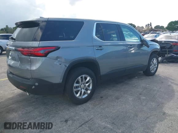 ✅ 2023 Chevrolet Traverse LS • VIN: 1GNERFKW9PJ103686 • Lot: 43548029. Wystawiony na IAAI z przebiegiem 16 853 mil. Bezpłatny archiwum sprzedaży aukcyjnych z USA i szczegółowy raport historii pojazdu na DreamBid. Zdjęcie 4.