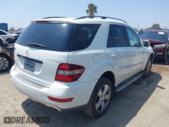 ✅ 2009 Mercedes-Benz M 350 • VIN: 4JGBB56E29A518066 • Lot: 42395374. Listed on IAAI with 106,452 mi. Free auction sales archive from the USA and detailed vehicle history report at DreamBid. Image 4.